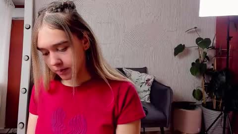 Snapshot of vel1ka chatting on 11-14-25, 07:40 Barbara online show from 11-14-25, 07:40