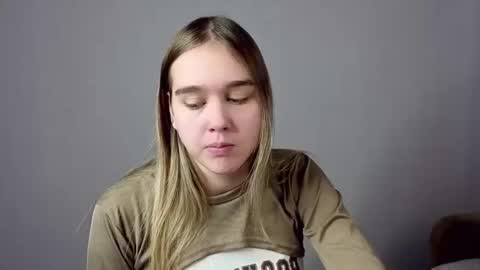 Snapshot of vel1ka chatting on 11-19-25, 11:21 Barbara online show from 11-19-25, 11:21