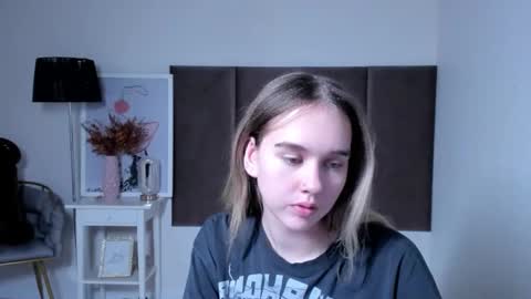 Snapshot of vel1ka chatting on 11-24-25, 01:00 Barbara online show from 11-24-25, 01:00