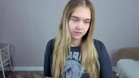 Snapshot of vel1ka chatting on 11-25-25, 07:52 Barbara online show from 11-25-25, 07:52