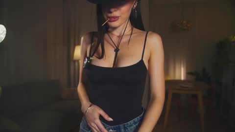 Snapshot of velavelle chatting on 05-13-26, 08:38 Try to unlock online show from 05-13-26, 08:38