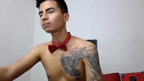 velk_hot1 online show from 03-08-25, 01:17