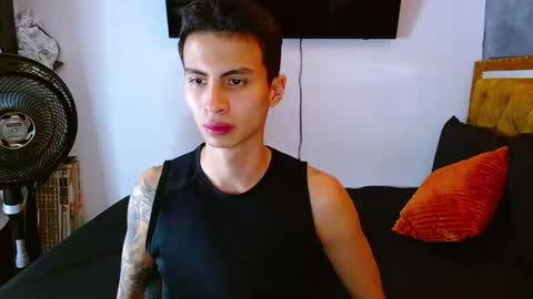 velk_hot1 online show from 05-15-26, 02:46