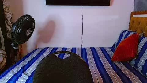 velk_hot1 online show from 05-30-26, 07:22