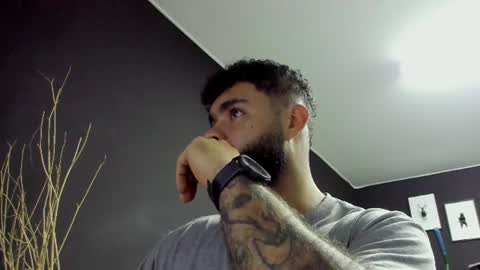 Snapshot of velkam_ chatting on 06-24-26, 11:04 Velkam online show from 06-24-26, 11:04