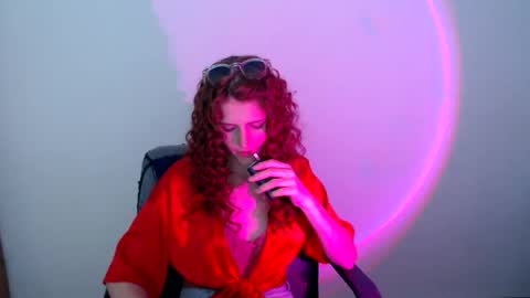 Snapshot of vellahott chatting on 06-14-26, 12:29 vellahott online show from 06-14-26, 12:29