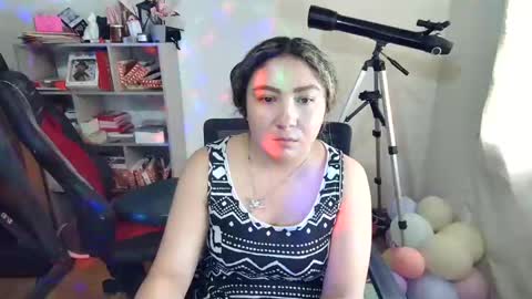 Snapshot of vellarossa chatting on 11-19-25, 06:08 Im VelaI will be Christmas and New Year with my family December 22 to January 13 I will miss you guys. online show from 11-19-25, 06:08