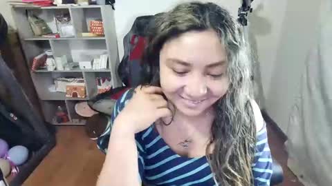 Snapshot of vellarossa chatting on 12-01-25, 03:11 Im VelaI will be Christmas and New Year with my family December 22 to January 13 I will miss you guys. online show from 12-01-25, 03:11