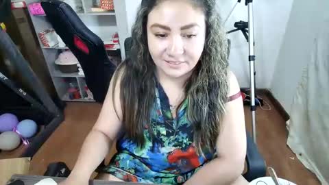 Snapshot of vellarossa chatting on 12-05-25, 02:53 Im VelaI will be Christmas and New Year with my family December 22 to January 13 I will miss you guys. online show from 12-05-25, 02:53