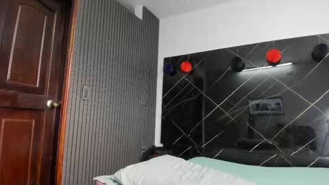 Snapshot of vellotouch chatting on 01-06-26, 07:39 Vello online show from 01-06-26, 07:39