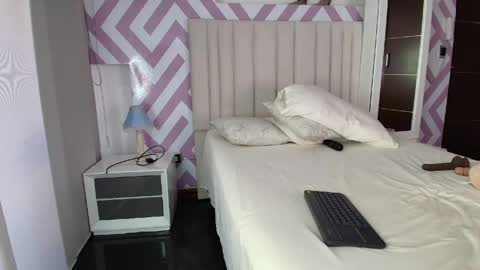 Snapshot of velunawings chatting on 05-25-26, 04:35 Barbie luna online show from 05-25-26, 04:35