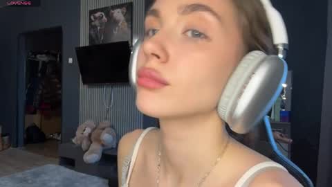 Nia online show from 04-01-26, 03:09