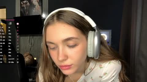 Nia online show from 04-11-26, 03:27