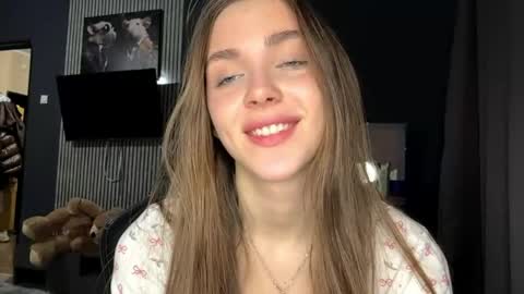 Nia online show from 04-17-26, 05:16