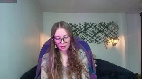 Snapshot of velvet__moon chatting on 03-31-26, 11:49 Sophi online show from 03-31-26, 11:49