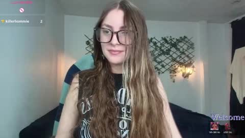 Snapshot of velvet__moon chatting on 04-05-26, 12:08 Sophi online show from 04-05-26, 12:08