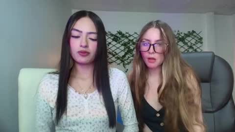 Snapshot of velvet__moon chatting on 04-09-26, 01:05 Sophi online show from 04-09-26, 01:05