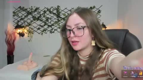 Snapshot of velvet__moon chatting on 04-23-26, 12:23 Sophi online show from 04-23-26, 12:23