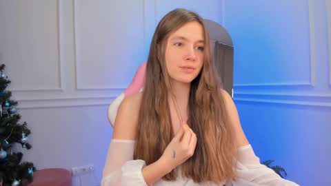 Snapshot of velvet_cherry chatting on 12-17-24, 04:43 velvet_cherry online show from 12-17-24, 04:43