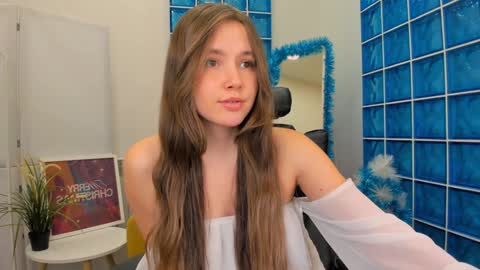 Snapshot of velvet_cherry chatting on 12-18-24, 04:39 velvet_cherry online show from 12-18-24, 04:39