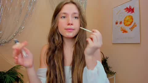 Snapshot of velvet_cherry chatting on 12-25-24, 11:20 velvet_cherry online show from 12-25-24, 11:20