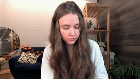 Snapshot of velvet_cherry chatting on 10-27-25, 04:11 velvet_cherry online show from 10-27-25, 04:11