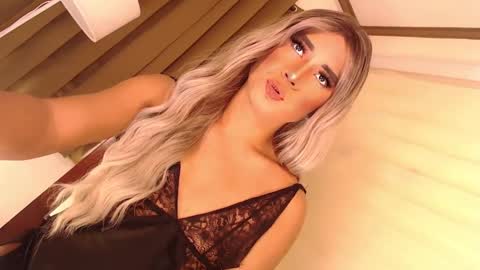 Snapshot of velvet_fux chatting on 12-02-24, 11:34 Richy will make you fall in love online show from 12-02-24, 11:34