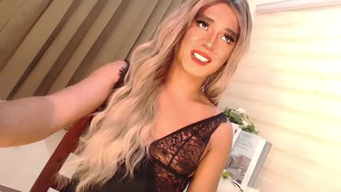 Snapshot of velvet_fux chatting on 12-31-24, 01:15 Richy will make you fall in love online show from 12-31-24, 01:15