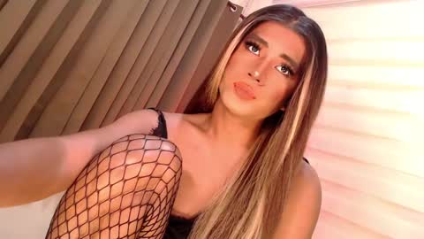 Snapshot of velvet_fux chatting on 01-04-25, 08:49 Richy will make you fall in love online show from 01-04-25, 08:49