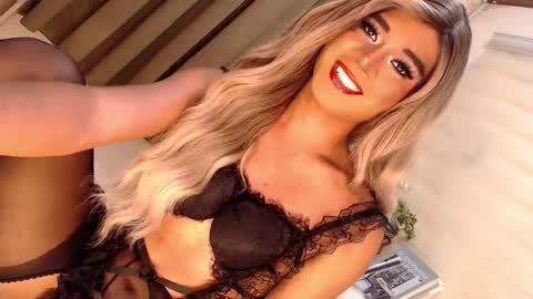 Snapshot of velvet_fux chatting on 02-22-25, 05:46 Richy will make you fall in love online show from 02-22-25, 05:46