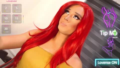 Snapshot of velvet_fux chatting on 12-23-25, 03:15 Richy will make you fall in love online show from 12-23-25, 03:15