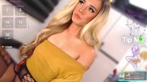 Snapshot of velvet_fux chatting on 03-08-26, 03:21 Richy will make you fall in love online show from 03-08-26, 03:21