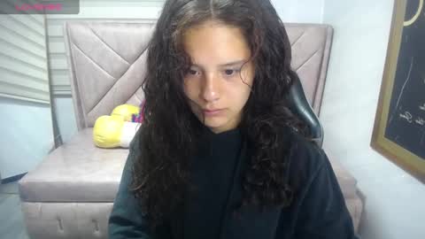 velvet_moon_v online show from 09-09-25, 12:59