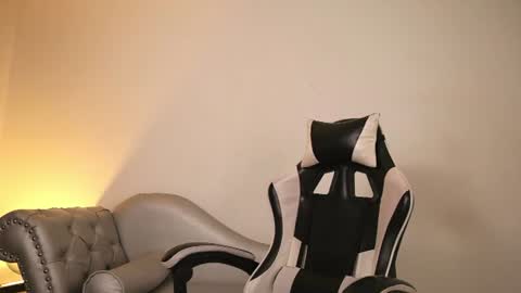 Velvet  online show from 07-09-26, 12:31