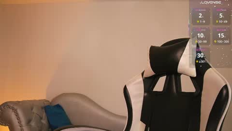 Velvet  online show from 07-18-26, 01:48