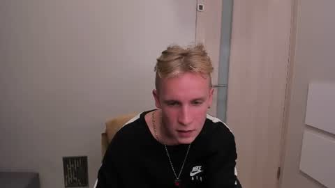 Snapshot of velvet_shard chatting on 07-05-26, 03:19 EDWIN online show from 07-05-26, 03:19