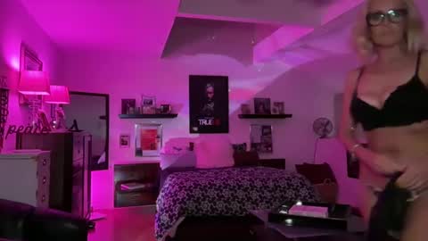 VelvetBarbie online show from 01-08-25, 12:06