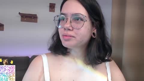 Snapshot of velvetcrystal chatting on 06-11-26, 01:16 Crystal PVT OPEN online show from 06-11-26, 01:16