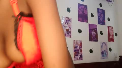 Snapshot of velvetdesiree chatting on 06-02-26, 04:36 velvetdesiree online show from 06-02-26, 04:36
