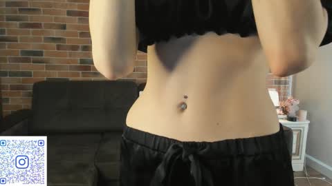 Snapshot of velvetrisque chatting on 02-11-26, 06:40 Kelly online show from 02-11-26, 06:40