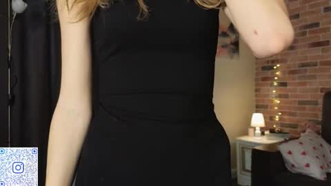 Snapshot of velvetrisque chatting on 03-02-26, 07:15 Kelly online show from 03-02-26, 07:15