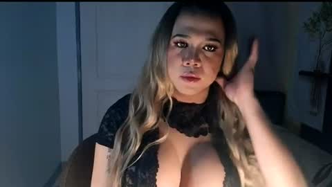 Snapshot of velvettransx chatting on 06-12-26, 10:14 Vel online show from 06-12-26, 10:14
