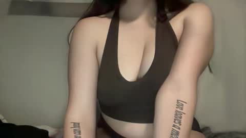 velvetvixen124 online show from 05-06-26, 04:30