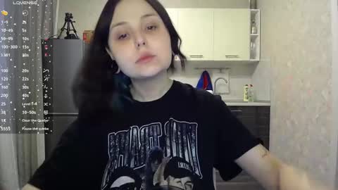 Snapshot of vendymories chatting on 02-13-25, 05:37 eva 3 online show from 02-13-25, 05:37