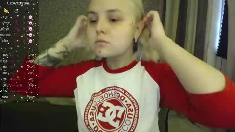 Snapshot of vendymories chatting on 09-13-25, 09:42 eva 3 online show from 09-13-25, 09:42