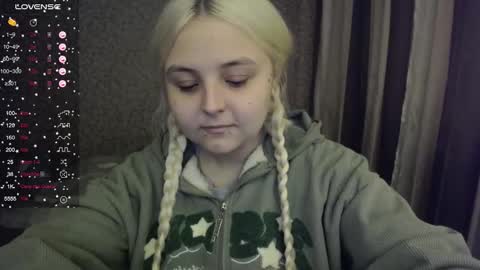 Snapshot of vendymories chatting on 09-23-25, 08:34 eva 3 online show from 09-23-25, 08:34