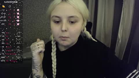 Snapshot of vendymories chatting on 09-27-25, 06:35 eva 3 online show from 09-27-25, 06:35