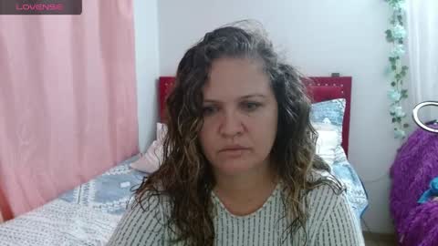 Snapshot of venecasexy44 chatting on 05-13-26, 08:23 venecasexy44 online show from 05-13-26, 08:23