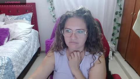 Snapshot of venecasexy44 chatting on 05-15-26, 11:17 venecasexy44 online show from 05-15-26, 11:17
