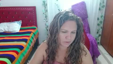 Snapshot of venecasexy44 chatting on 05-22-26, 10:43 venecasexy44 online show from 05-22-26, 10:43